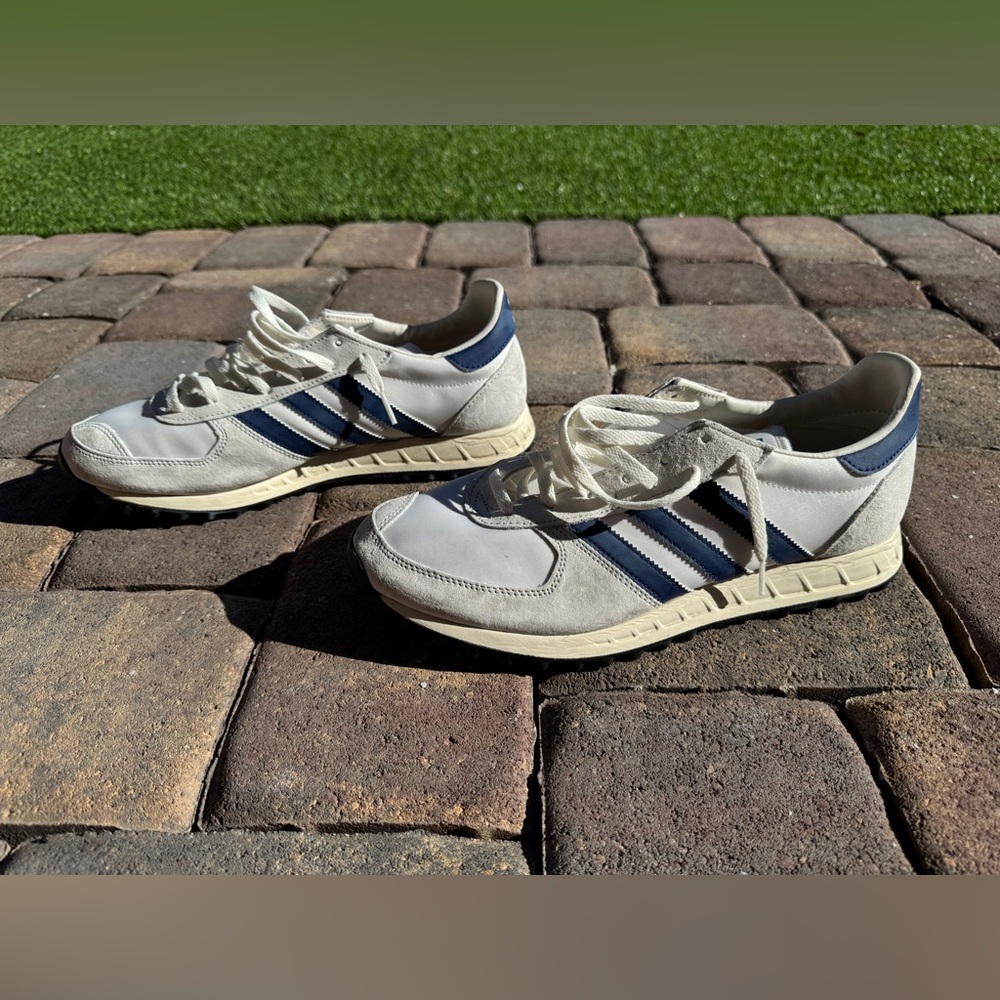 Men’s Adidas TRX Vintage Sneakers, size 10